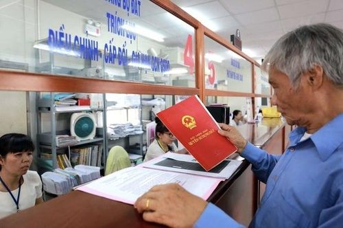Thủ tướng yêu cầu cán bộ xuống cơ sở gỡ khó về đất đai, sổ đỏ