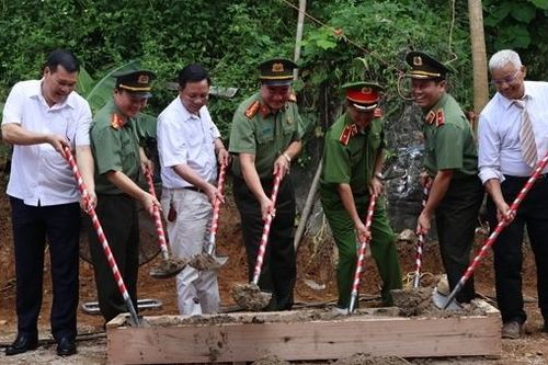 Bộ Công an khởi công xây nhà tặng hội viên Cựu CAND có hoàn cảnh khó khăn