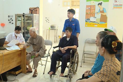 Xã An Khánh tổ chức khám, chữa bệnh tri ân người có công