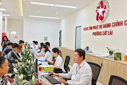 Người dân TP Hồ Chí Minh: 'Dịch vụ công của Việt Nam tiến bộ hơn một số nước'