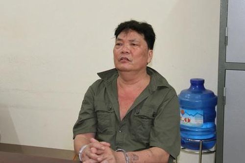 Mâu thuẫn khi uống rượu, mang hung khí đến chém 2 người khác trọng thương