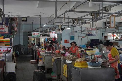 Giám đốc Sở NN&MT TP Huế: Người dân yên tâm sử dụng thịt lợn đã qua kiểm tra thú y