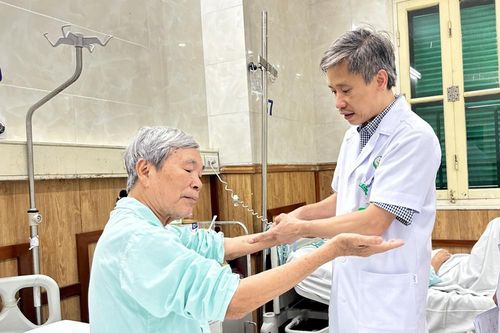 Ca phẫu thuật 'đặc biệt' cho người thương binh - bác sĩ Quân y mang trong mình mảnh đạn hơn nửa thế kỷ