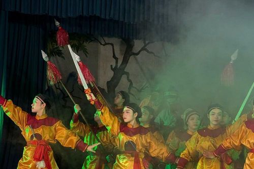 Biểu diễn nghệ thuật Tuồng phục vụ nhân dân vùng sâu vùng xa