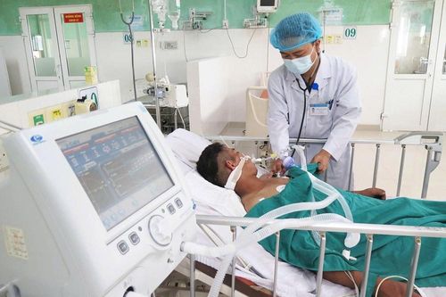 Cấp cứu thành công ca ngộ độc botulinum do ăn cá muối chua