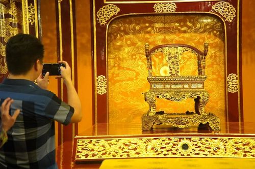 Bộ VHTTDL lưu ý Kế hoạch phục chế bảo vật quốc gia Ngai vua triều Nguyễn