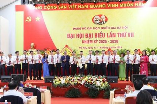 Đại học Quốc gia Hà Nội hằng năm cung cấp gần 10.000 cử nhân