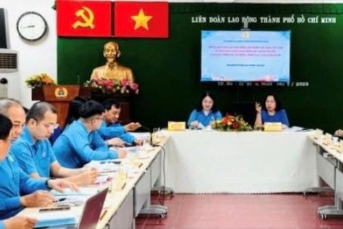 Tăng cường tuyên truyền, giáo dục chính trị, pháp luật cho công nhân