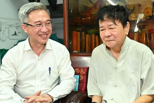 Phó Bí thư Thành ủy TPHCM Đặng Minh Thông thăm người có công với cách mạng