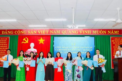 Phường Rạch Dừa công bố quyết định thành lập, bổ nhiệm cán bộ quản lý các trường công lập
