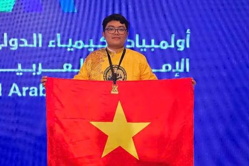 Cú 'bẻ lái' chạm Huy chương Vàng Olympic Hóa học ICHO 2025