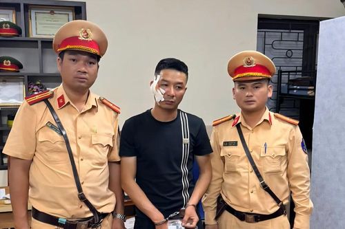 Xử lý vụ va chạm giao thông phát hiện 2 người mua bán trái phép ma túy