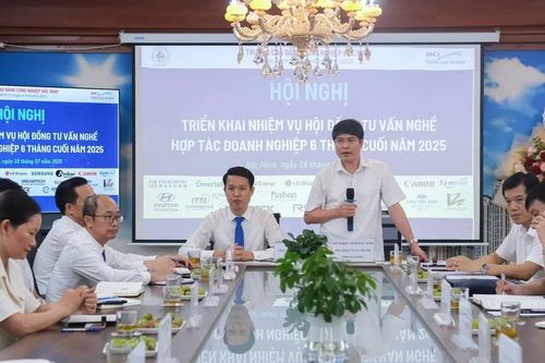 Điều chỉnh đào tạo sinh viên sát thực tiễn từ góp ý doanh nghiệp