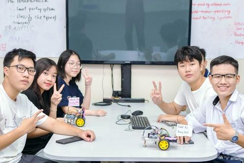 Sôi động những khóa học mùa hè khám phá công nghệ