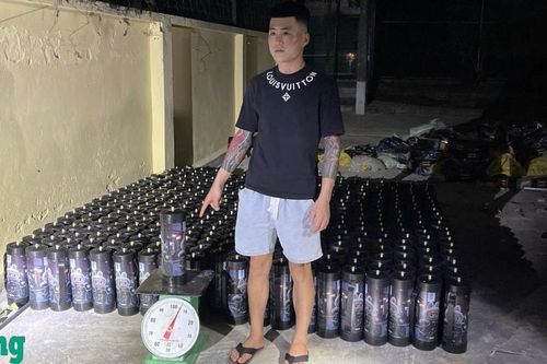 Đồn Biên phòng cửa khẩu Hoành Mô bắt giữ vụ vận chuyển khí cười số lượng lớn
