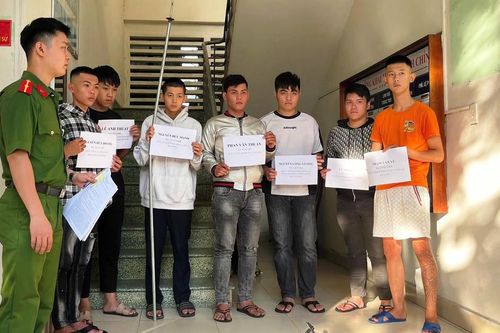 Vô cớ chém người giữa đêm khuya, nhóm thanh thiếu niên sa lưới