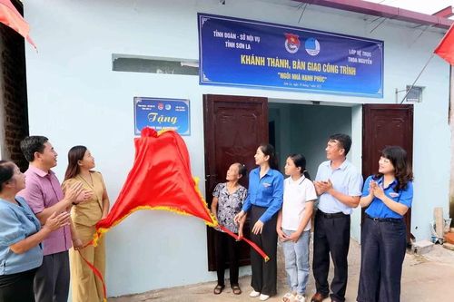 'Ngôi nhà hạnh phúc' cho học sinh mồ côi