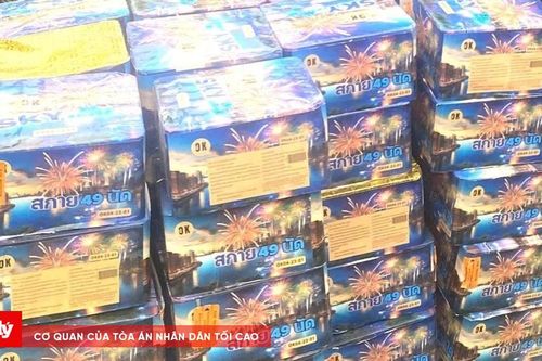 Bắt giữ hai đối tượng vận chuyển hơn 200kg pháo qua biên giới