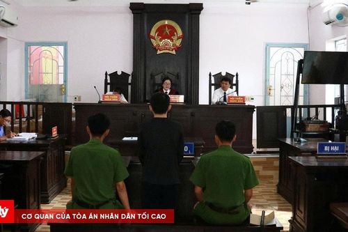 Vô cớ đâm người khác trọng thương sau khi đi nhậu về