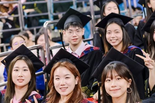 Bi kịch của những người học giỏi trường top vẫn thất nghiệp, đành học thạc sĩ