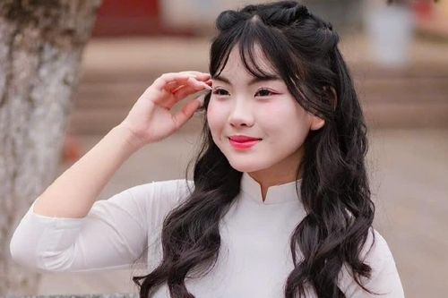 Nữ sinh người dân tộc đỗ thủ khoa một trường THPT có tiếng ở Thanh Hóa