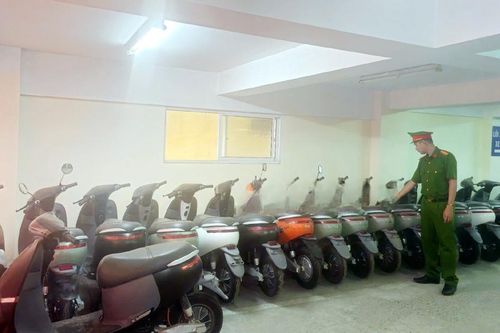 Lộ diện 'ông trùm' đường dây sản xuất xe máy điện giả ở Hà Nội