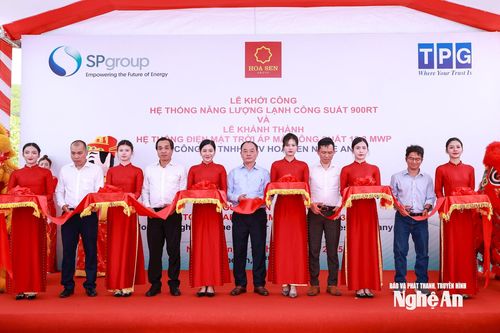 Tập đoàn Hoa Sen hợp tác với SP Group trong dự án năng lượng sạch giúp tránh phát thải hơn 14.000 tấn CO₂ mỗi năm tại Nghệ An