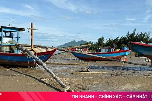 Lạch Cửa Khẩu bị bồi lắng, ngư dân 'thiệt đơn, thiệt kép'