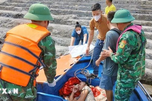 Quảng Ninh: Bộ đội Biên phòng Ngọc Vừng cứu dân gặp nạn trên biển