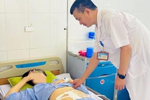 Dùng chanh muối làm việc này, người phụ nữ 54 tuổi bị hoại tử đại tràng