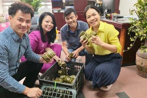 Cục trưởng Xuân Bắc xúc động trước những món quà đặc biệt sau sáp nhập