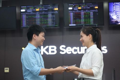 Lợi nhuận nhiều công ty chứng khoán tăng cao nhờ tự doanh, cho vay