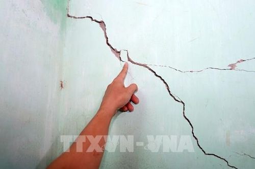 Đắk Lắk: Cam kết bồi thường thiệt hại cho nhà dân bị nứt do thi công cao tốc