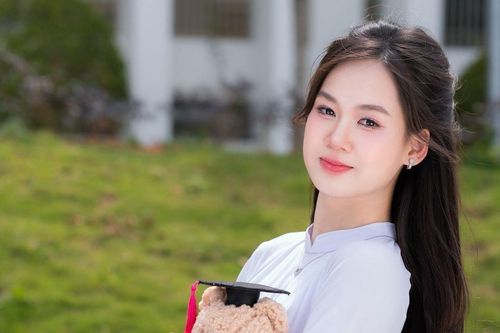Nguyễn Lê Hiền Mai: Thủ khoa toàn quốc khối A00 và vẻ đẹp bền vững của trí tuệ