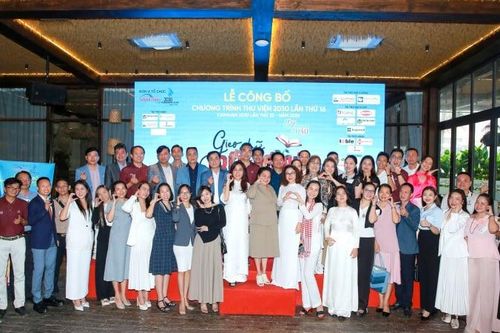 Câu lạc bộ Doanh nhân 2030 gieo chữ trên đá núi