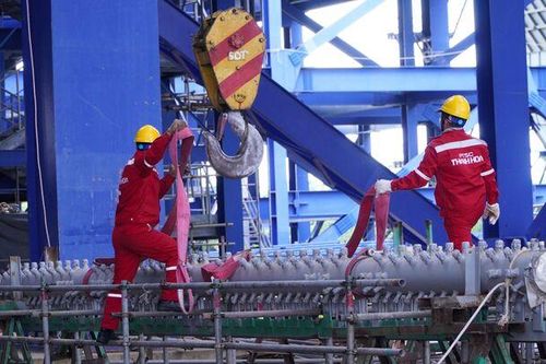 Nhiệt điện Long Phú 1: Lắp đặt 'trái tim' hướng tới phát điện vào năm 2027