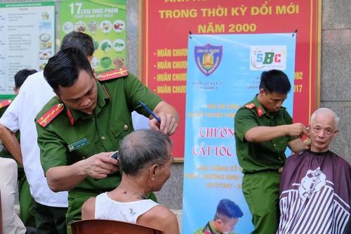 Khi màu áo lính gắn với trái tim tình nguyện