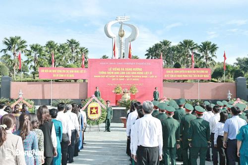 Lãnh đạo tỉnh Đồng Nai viếng Nghĩa trang liệt sĩ nhân kỷ niệm 78 năm Ngày Thương binh, liệt sĩ