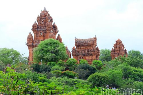 Tạp chí du lịch quốc tế giới thiệu Khánh Hòa 'một hành trình - đa điểm đến'