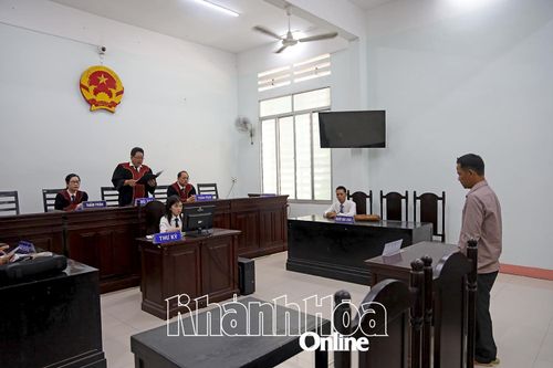 Đánh em của người chơi bạc, 1 con bạc vào tù
