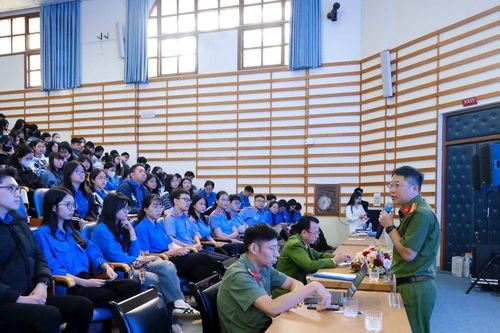 Tập huấn kiến thức, kỹ năng tuyên truyền về phòng, chống mua bán người cho đoàn viên thanh niên
