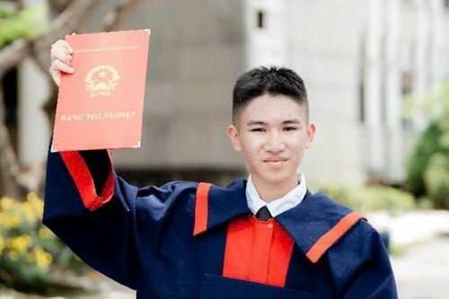 Trần Vĩnh Khang – Thủ khoa khối D07 toàn quốc