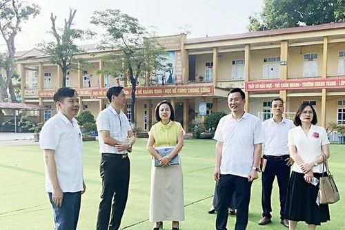 Đoàn công tác Sở Giáo dục và Đào tạo làm việc tại xã Yên Lạc