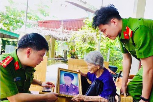 Tỉnh đoàn Tuyên Quang phục chế ảnh chân dung liệt sĩ