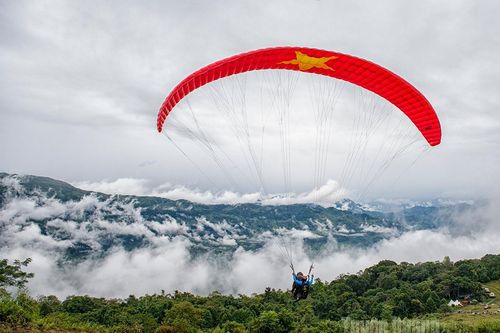 Bồng bềnh 'biển mây' Hồng Thái