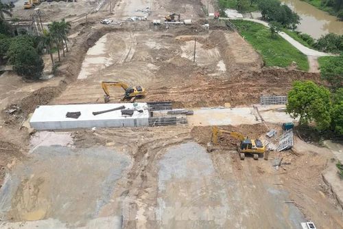Tăng tốc giải phóng mặt bằng dự án cầu Tứ Liên