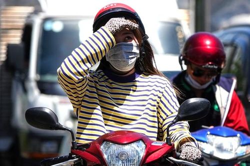 Tiếp tục nắng nóng trên 38 độ tại Bắc Bộ và Trung Bộ