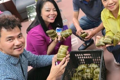 NSND Xuân Bắc xúc động cảnh tình nghệ sĩ sau khi sáp nhập, tiễn đồng nghiệp chuyển công tác mà rưng rưng