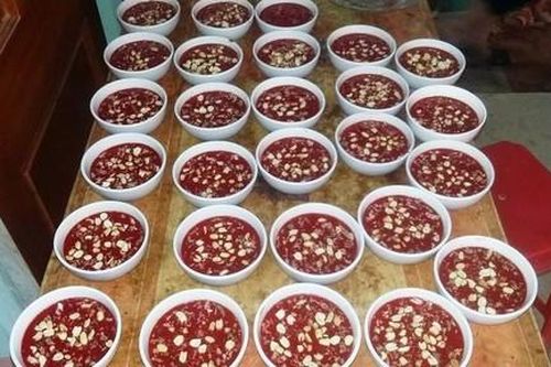 Hai người tử vong, 3 người nhập viện cấp cứu sau khi ăn tiết canh lợn