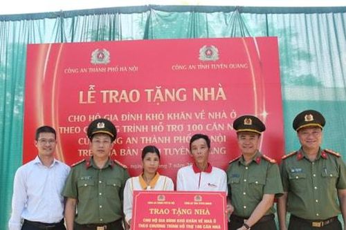 Nhiều hoạt động ý nghĩa của Công an thành phố Hà Nội tại tỉnh Tuyên Quang